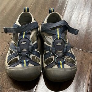 Keen Kids Venice H2 Navy and Yellow Sandals size 1